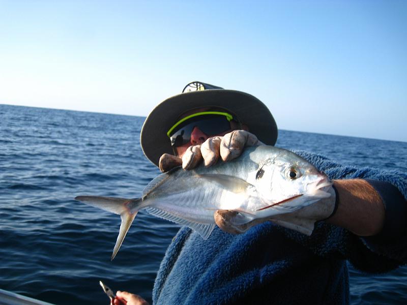 IMG_6843.JPG - Trevally og Peter  i South Durras